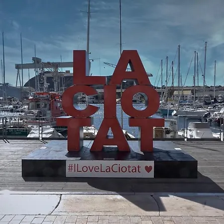 Récent, Plages à Pied, 3 Chambres, 95 M2, Jardin Et Parking La Ciotat