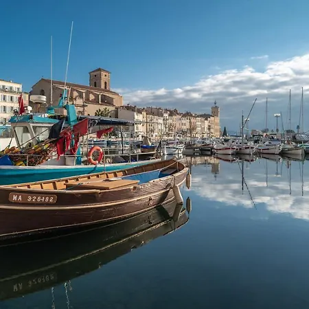 Apartment Recent, Plages A Pied, 3 Chambres, 95 M2, Jardin Et Parking La Ciotat
